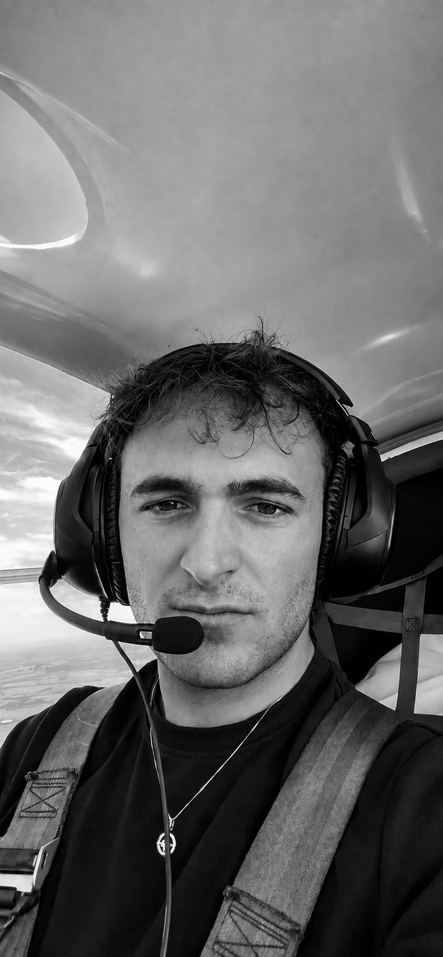 Francesco Richter beim Fliegen